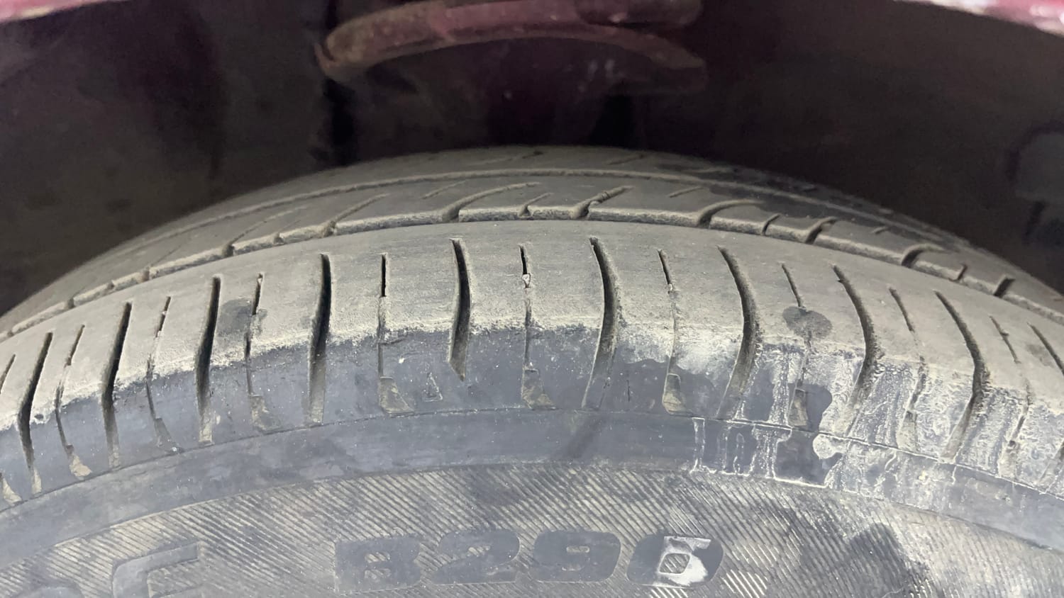 Used 2014 Hyundai i10 Magna 1.1 iRDE2 Petrol Manual tyres RIGHT FRONT TYRE TREAD VIEW