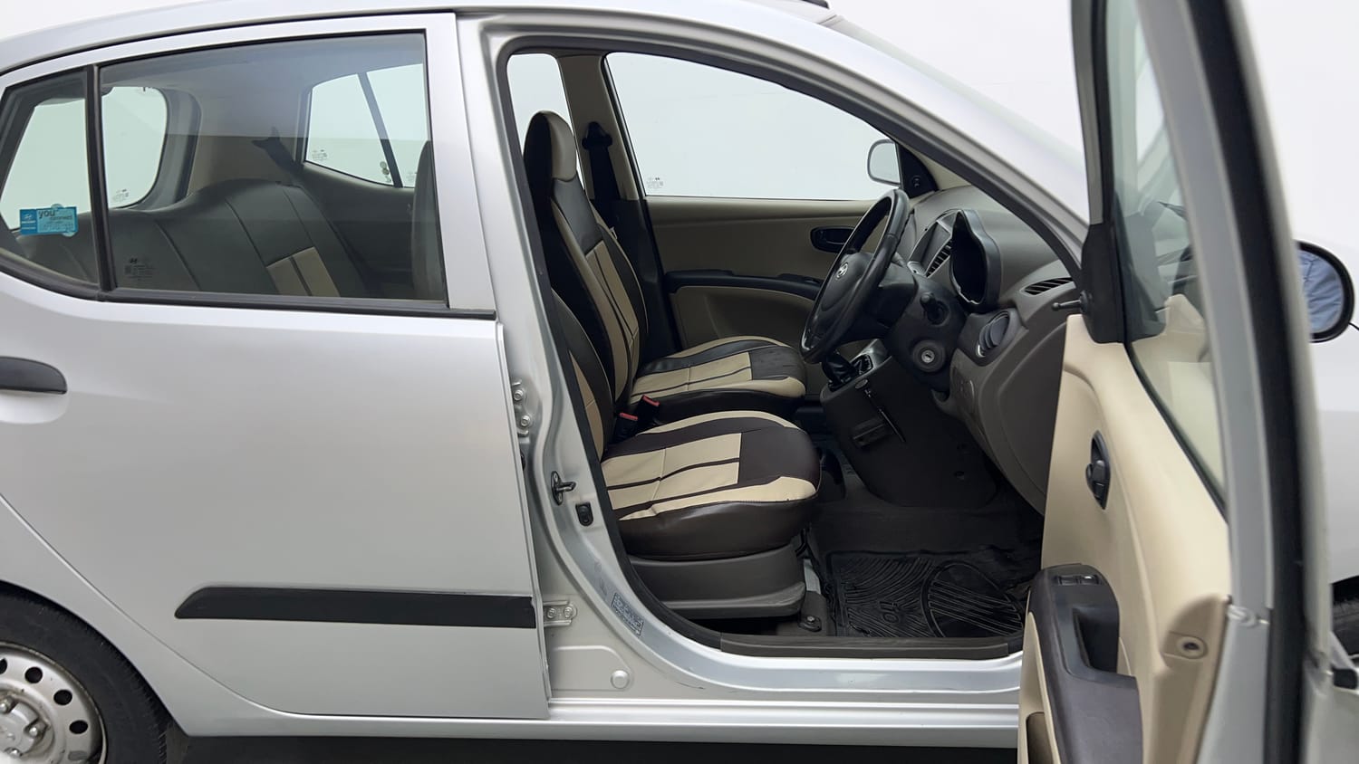 Used 2013 Hyundai i10 Era 1.1 iRDE2 Petrol Manual interior RIGHT SIDE FRONT DOOR CABIN VIEW