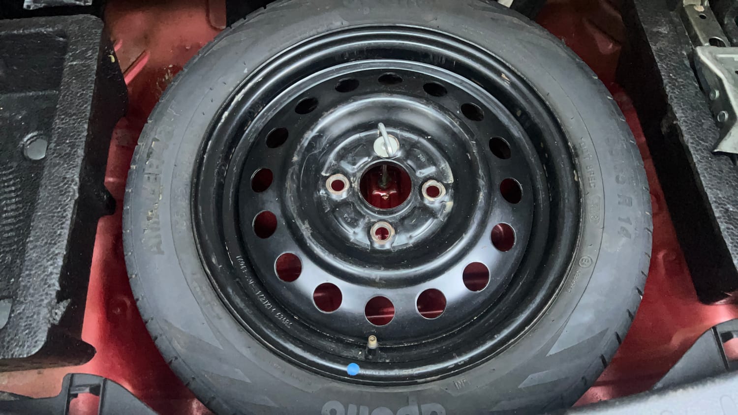 Used 2016 Maruti Suzuki Wagon R 1.0 VXI AMT Petrol Automatic tyres SPARE TYRE VIEW