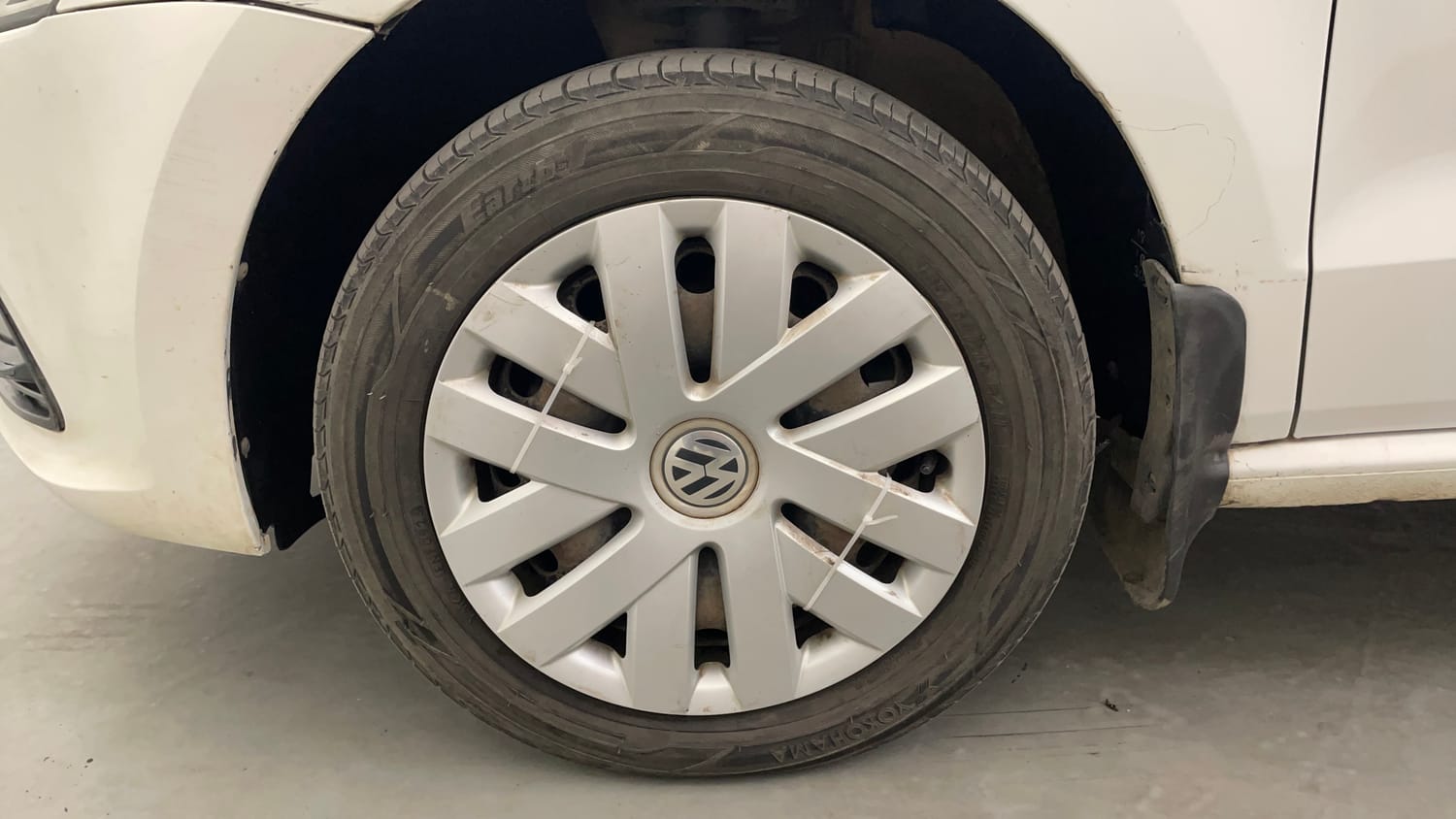 Used 2015 Volkswagen Polo Comfortline 1.2L (P) Petrol Manual tyres LEFT FRONT TYRE RIM VIEW