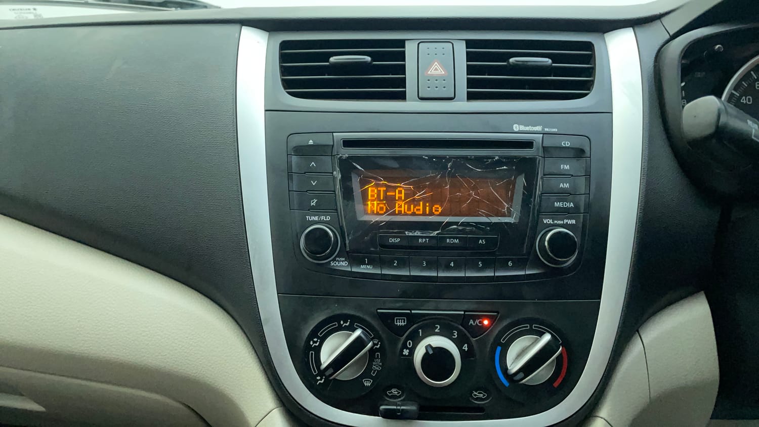 Used 2018 Maruti Suzuki Celerio ZXi Petrol Manual interior MUSIC SYSTEM & AC CONTROL VIEW