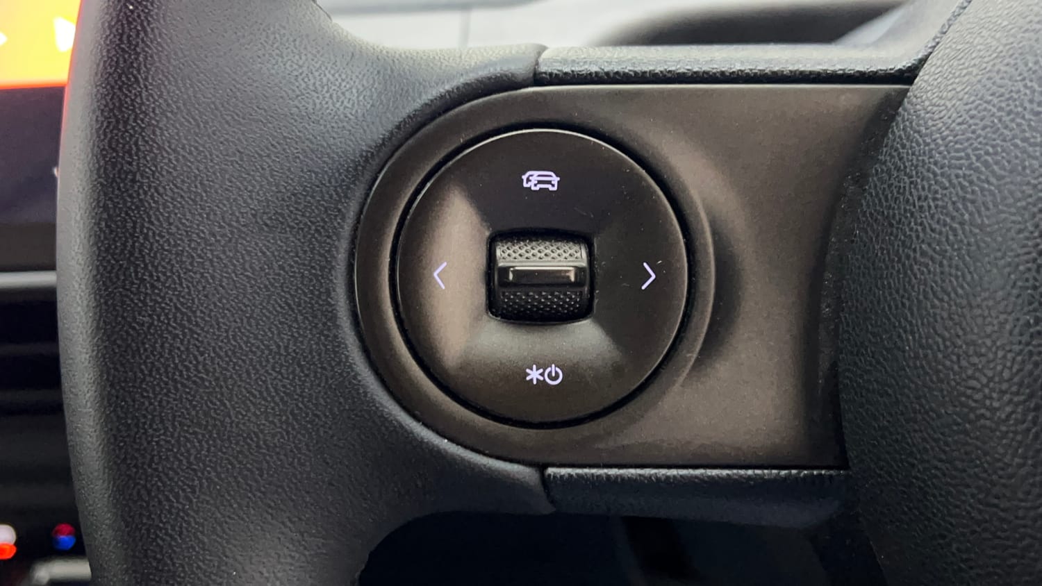 Used 2025 MG Motors Windsor EV Essence Pro Electric Automatic top_features Cruise control