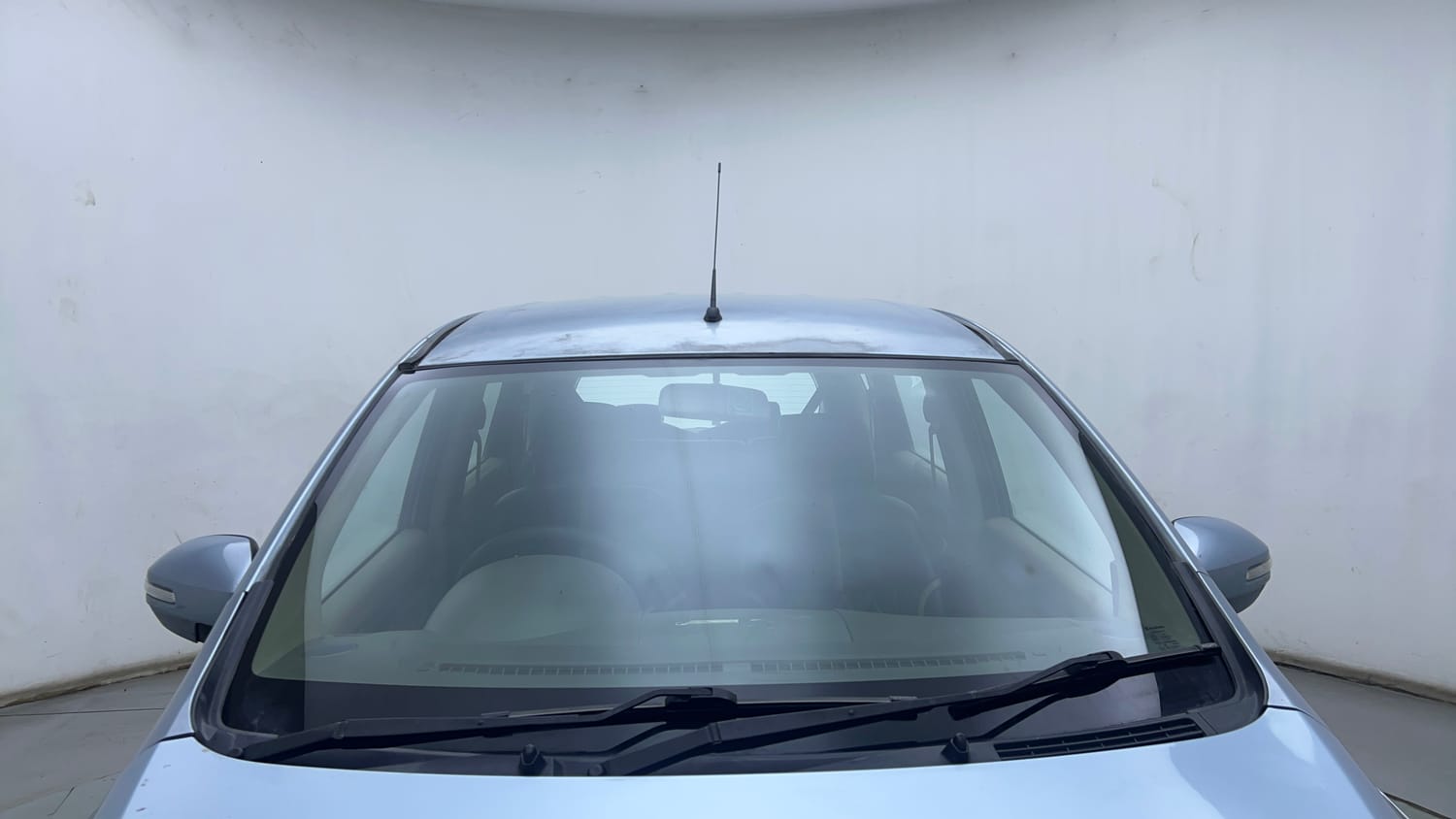 Used 2016 Maruti Suzuki Ertiga ZDI + SHVS Diesel Manual exterior FRONT WINDSHIELD VIEW