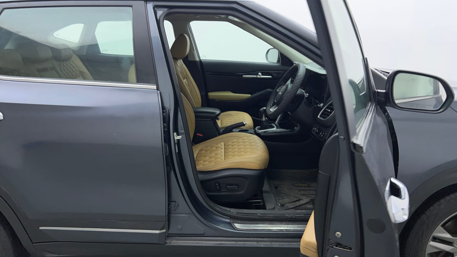 Used 2022 Kia Seltos HTX Plus 1.5 Diesel Diesel Manual interior RIGHT SIDE FRONT DOOR CABIN VIEW