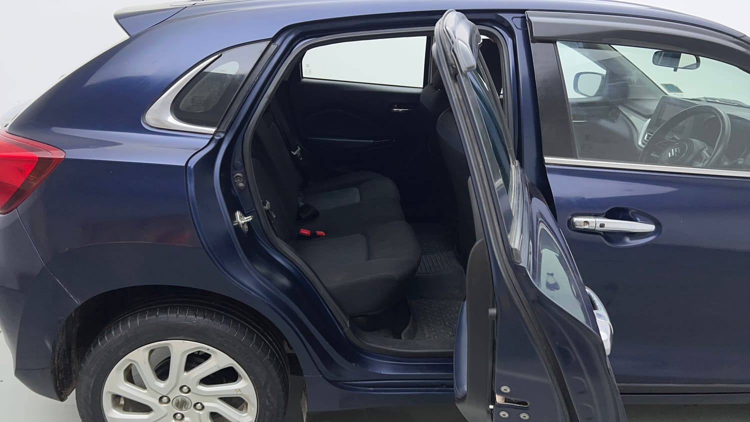 Used 2022 Maruti Suzuki Baleno Zeta MT Petrol Manual interior RIGHT SIDE REAR DOOR CABIN VIEW