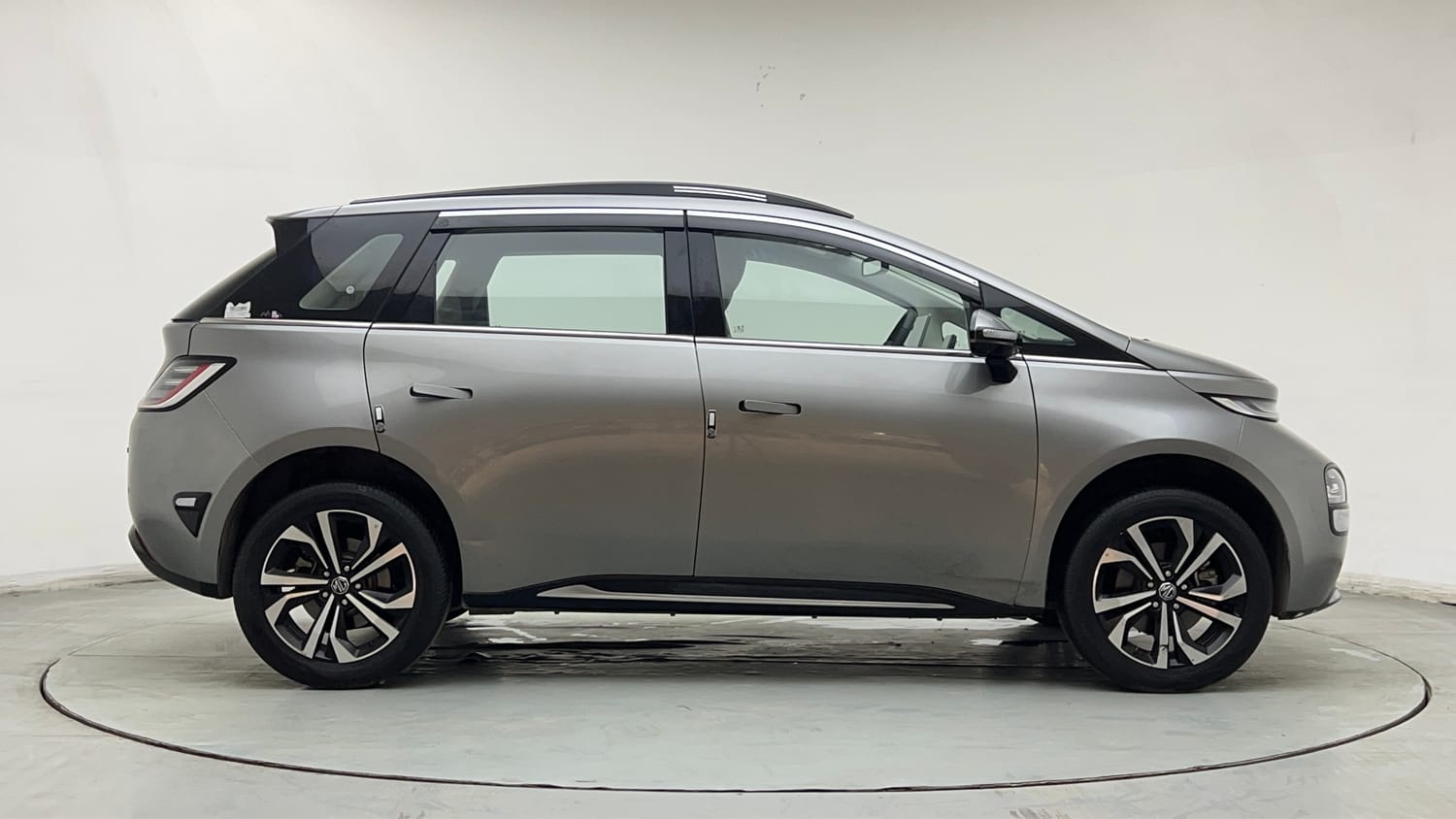 Used 2025 MG Motors Windsor EV Essence Pro Electric Automatic exterior RIGHT SIDE VIEW