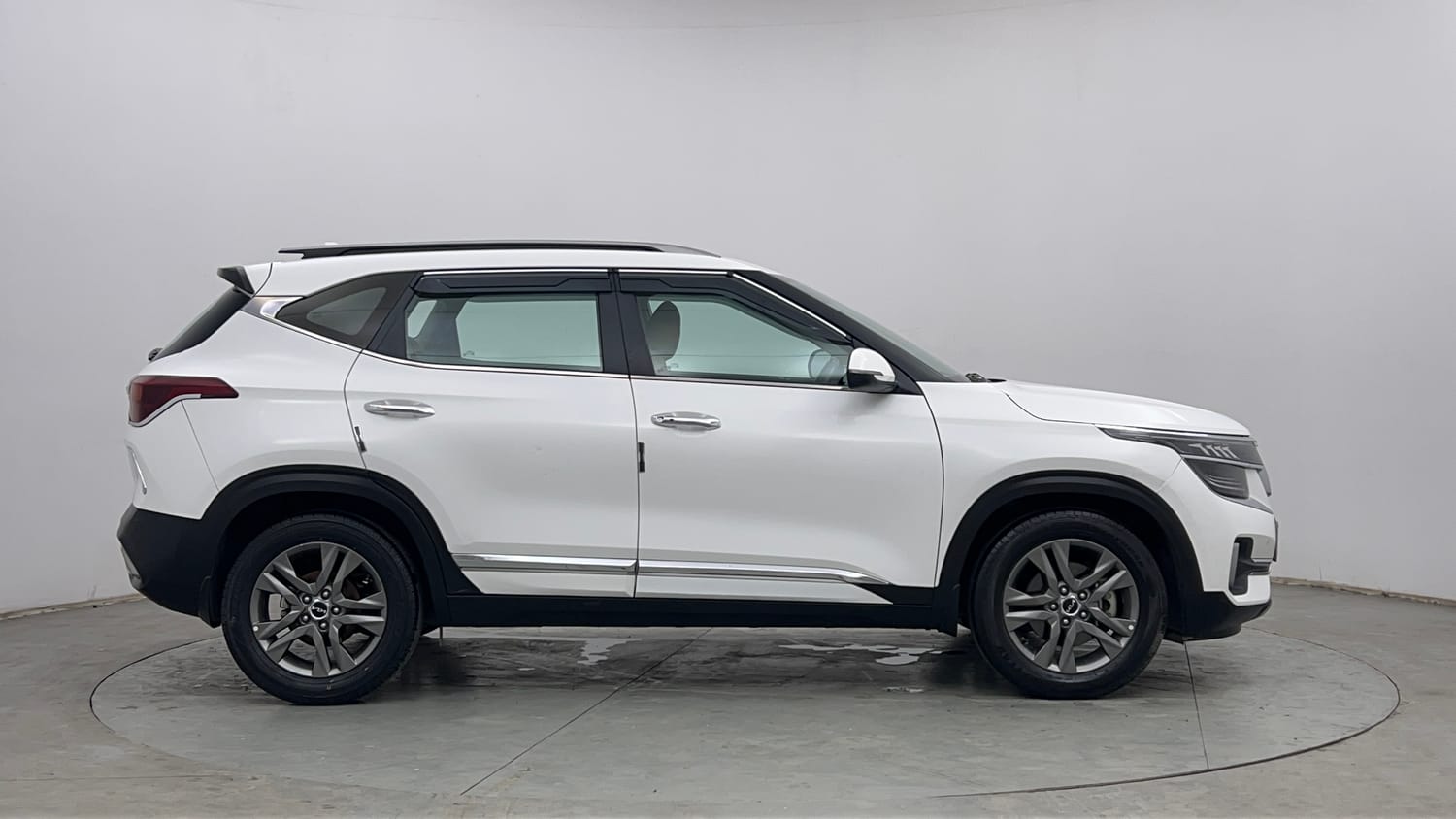 Used 2023 Kia Seltos HTX Plus 1.5 Diesel Diesel Manual exterior RIGHT SIDE VIEW