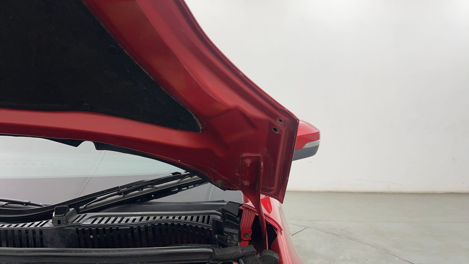Used 2019 Tata Nexon XZ Plus Diesel Diesel Manual engine ENGINE LEFT SIDE HINGE & APRON VIEW