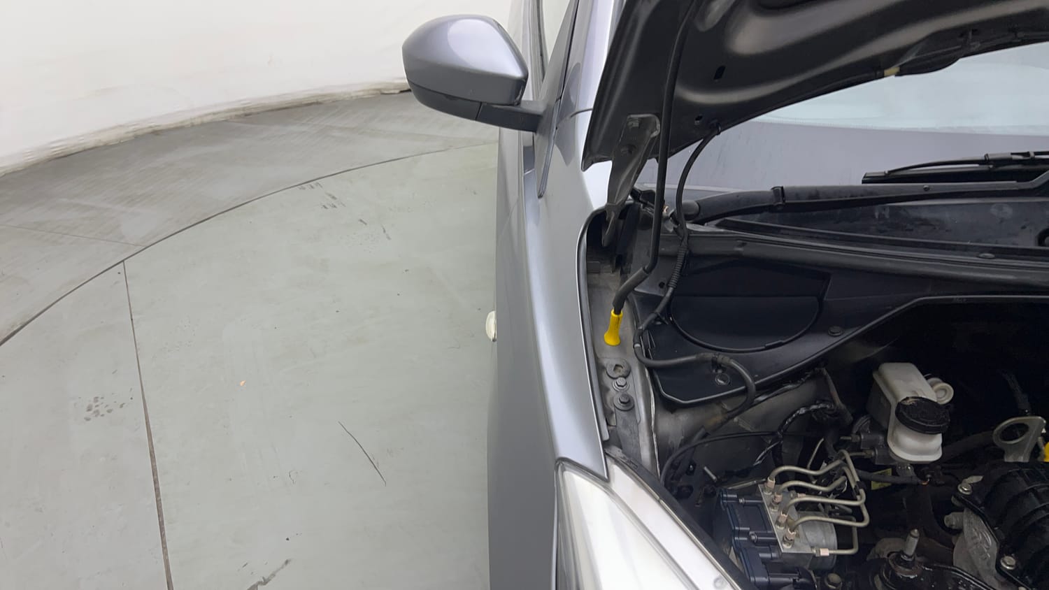 Used 2020 Tata Tiago Revotron XZA Petrol Automatic engine ENGINE RIGHT SIDE HINGE & APRON VIEW
