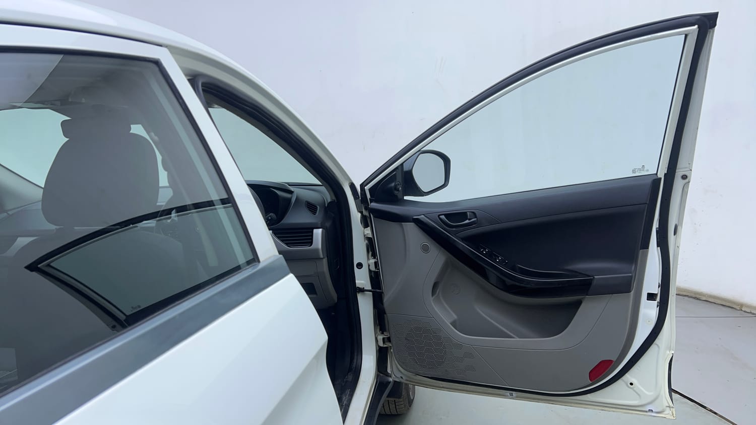 Used 2018 Tata Nexon XM Petrol Manual interior RIGHT FRONT DOOR OPEN VIEW