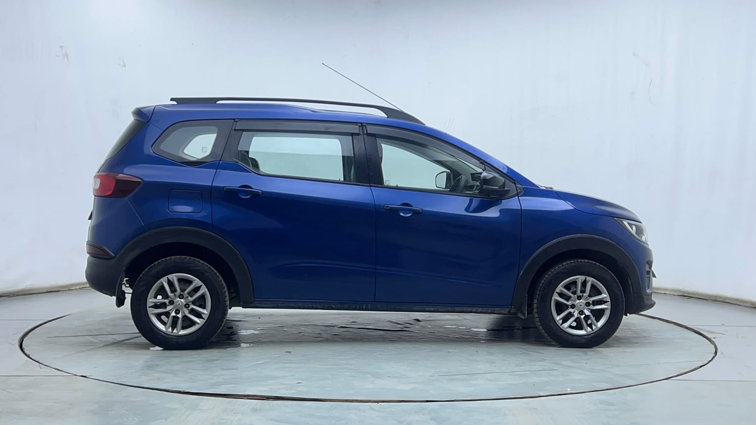 Used 2021 Renault Triber RXT Petrol Manual exterior RIGHT SIDE VIEW