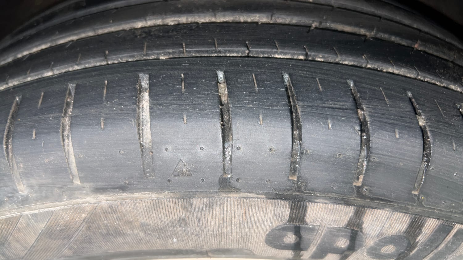 Used 2018 Maruti Suzuki Baleno Alpha 1.2 Petrol Manual tyres RIGHT REAR TYRE TREAD VIEW
