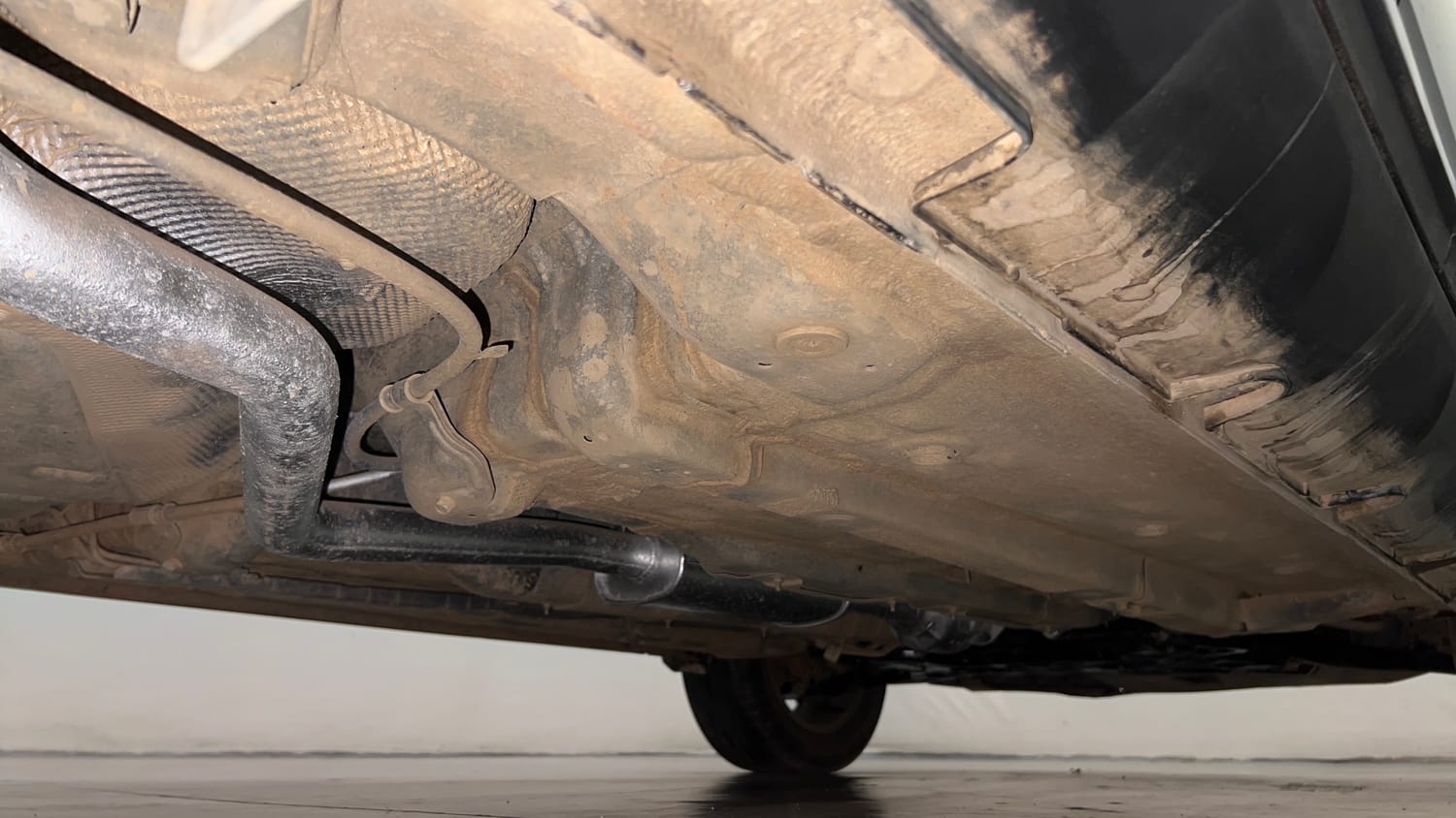 Used 2021 Hyundai Venue SX 1.0 Turbo iMT Petrol Manual extra REAR RIGHT UNDERBODY VIEW
