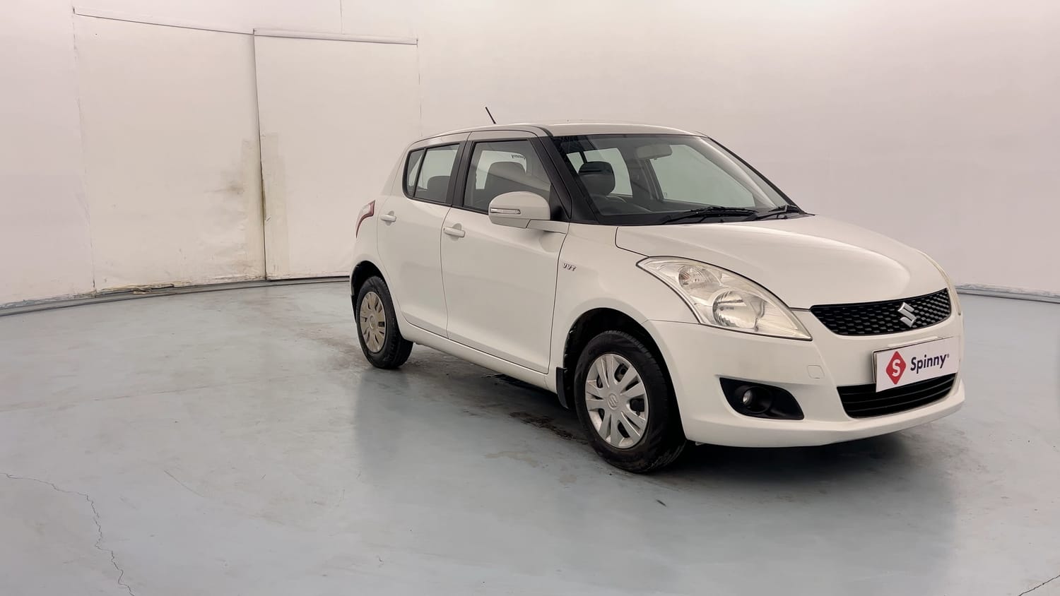 Used 2013 Maruti Suzuki Swift VXi Petrol Manual exterior RIGHT FRONT CORNER VIEW