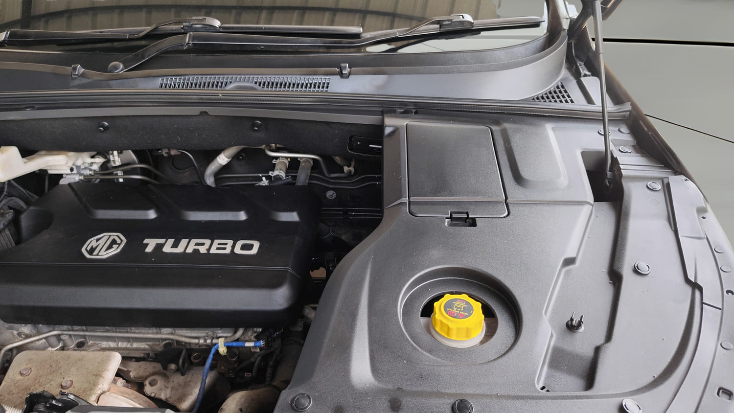 Used 2021 MG Motors Hector Plus Sharp 1.5 Petrol Turbo DCT 6-STR Petrol Automatic engine ENGINE LEFT SIDE VIEW
