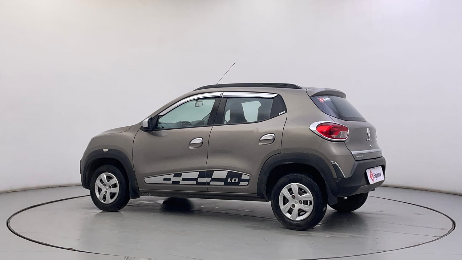 Used 2018 Renault Kwid 1.0 RXT AMT Opt Petrol Automatic exterior LEFT REAR CORNER VIEW