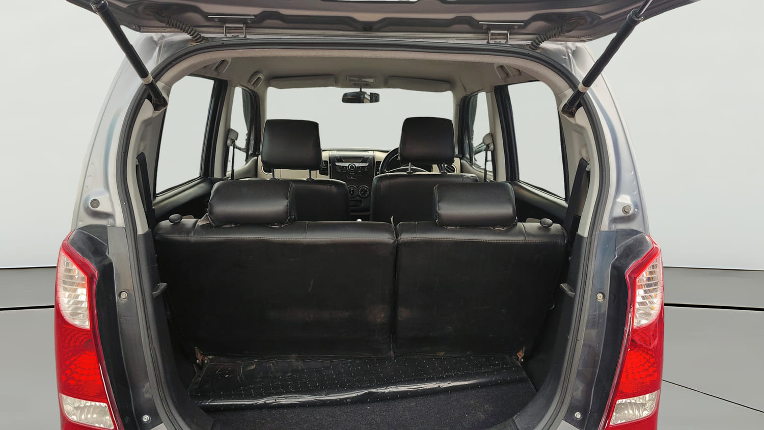 Used 2017 Maruti Suzuki Wagon R 1.0 VXI AMT Petrol Automatic interior DICKY INSIDE VIEW