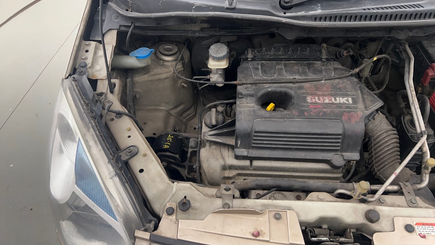 Used 2013 Maruti Suzuki Wagon R VXI Petrol Manual engine ENGINE RIGHT SIDE VIEW