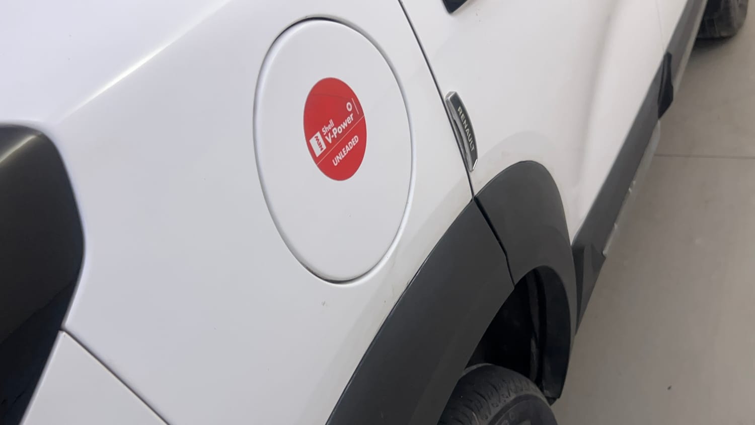 Used 2022 Renault Kiger RXZ 1.0 Turbo MT Petrol Manual dents MINOR DENT