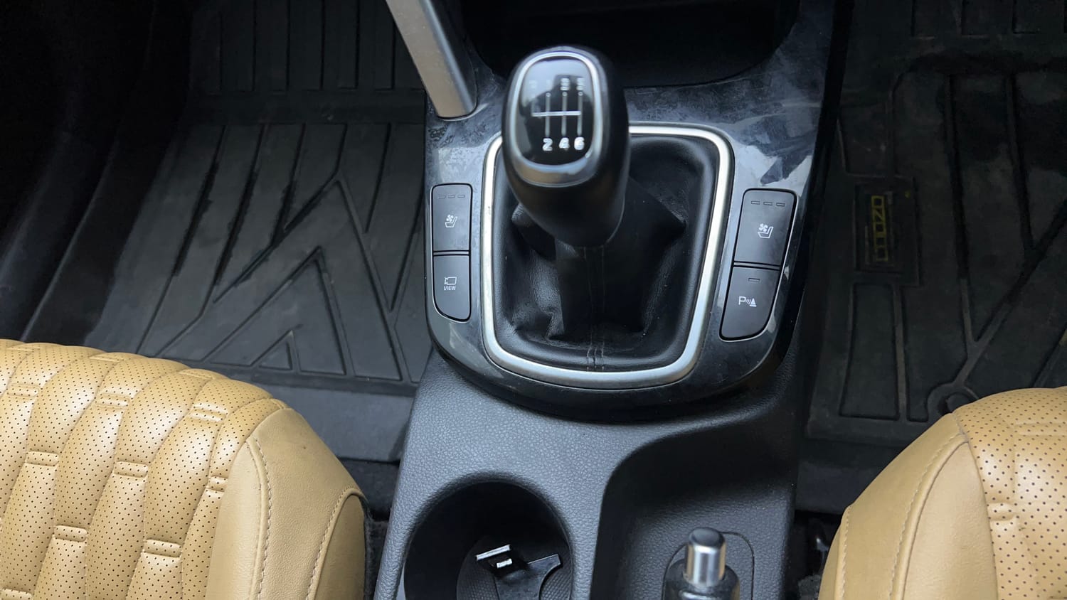 Used 2022 Kia Seltos HTX Plus 1.5 Diesel Diesel Manual interior GEAR  KNOB VIEW