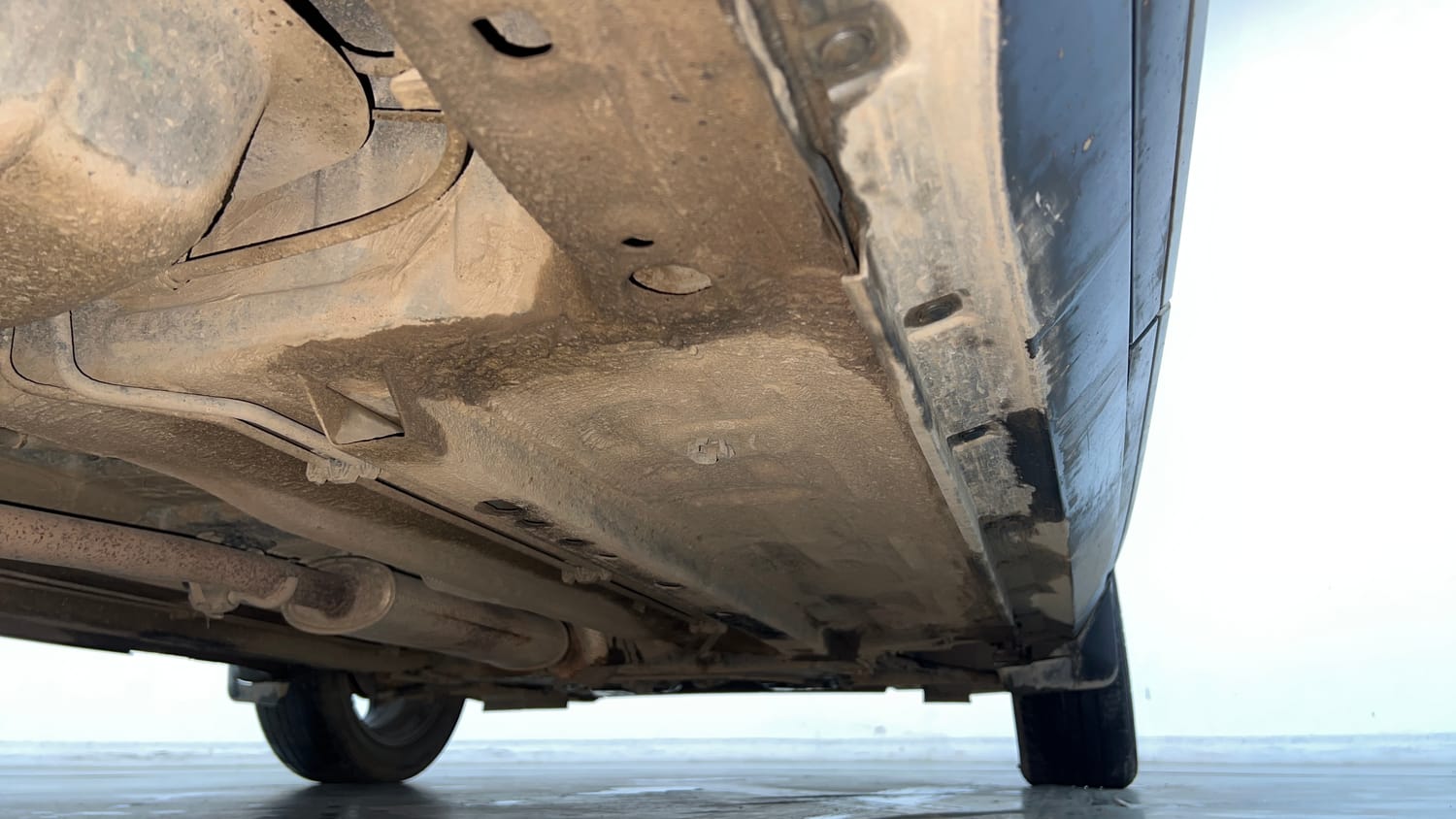 Used 2023 Nissan Magnite XV Premium Turbo CVT Petrol Automatic extra REAR RIGHT UNDERBODY VIEW