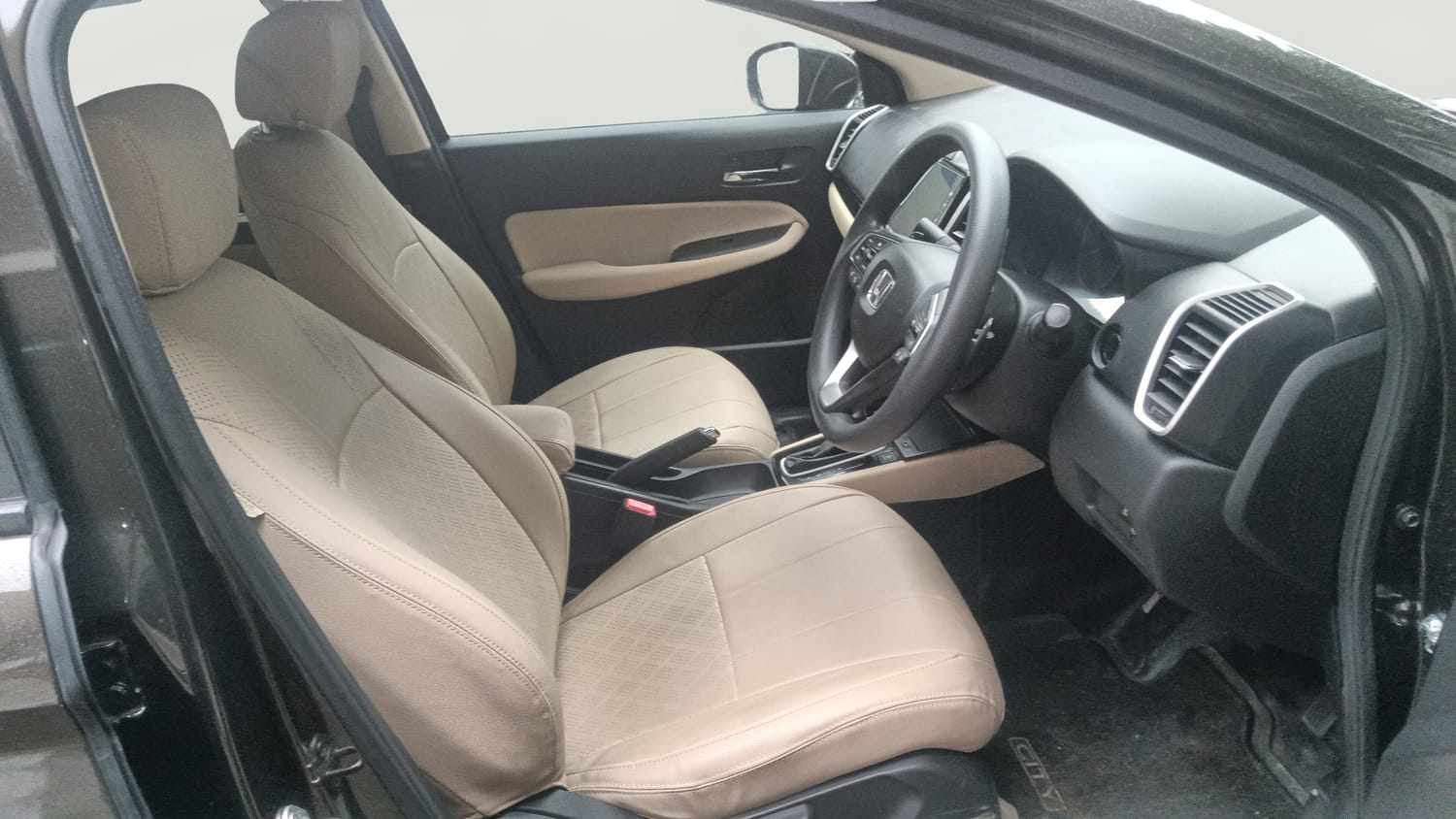 Used 2024 Honda City V Petrol CVT Petrol Automatic interior RIGHT SIDE FRONT DOOR CABIN VIEW