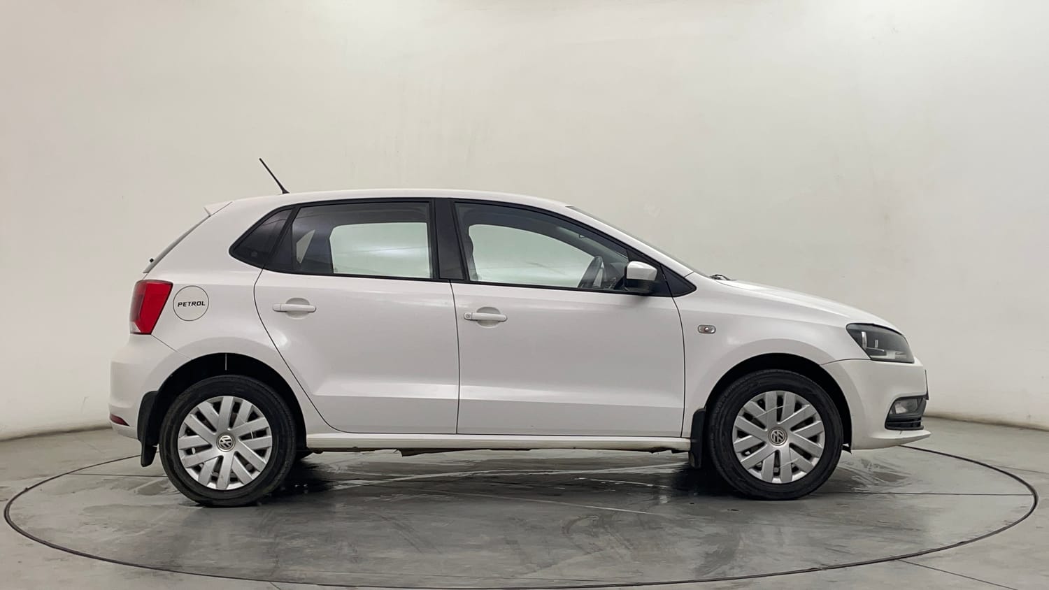 Used 2015 Volkswagen Polo Comfortline 1.2L (P) Petrol Manual exterior RIGHT SIDE VIEW
