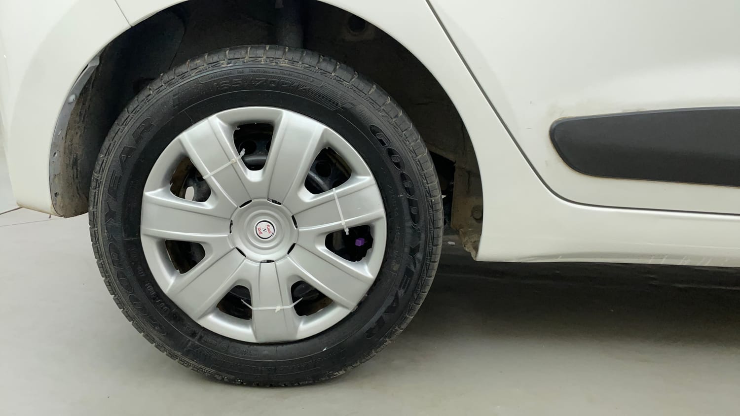 Used 2014 Hyundai Grand i10 Sportz 1.2 Kappa VTVT Petrol Manual tyres RIGHT REAR TYRE RIM VIEW