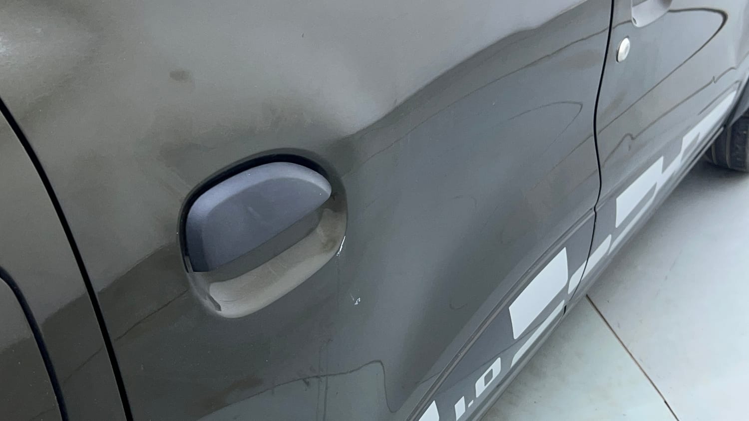 Used 2018 Renault Kwid 1.0 RXT Petrol Manual dents MINOR DENT