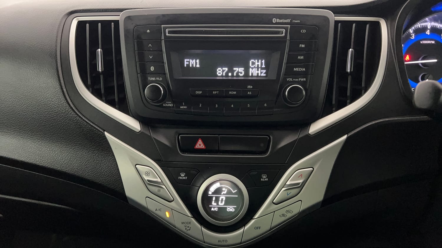 Used 2018 Maruti Suzuki Baleno Zeta 1.2 AT Petrol Automatic interior MUSIC SYSTEM & AC CONTROL VIEW