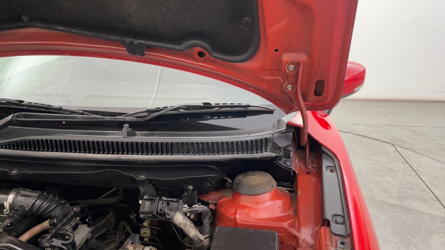 Used 2019 Maruti Suzuki Baleno Alpha 1.2 AT Petrol Automatic engine ENGINE LEFT SIDE HINGE & APRON VIEW