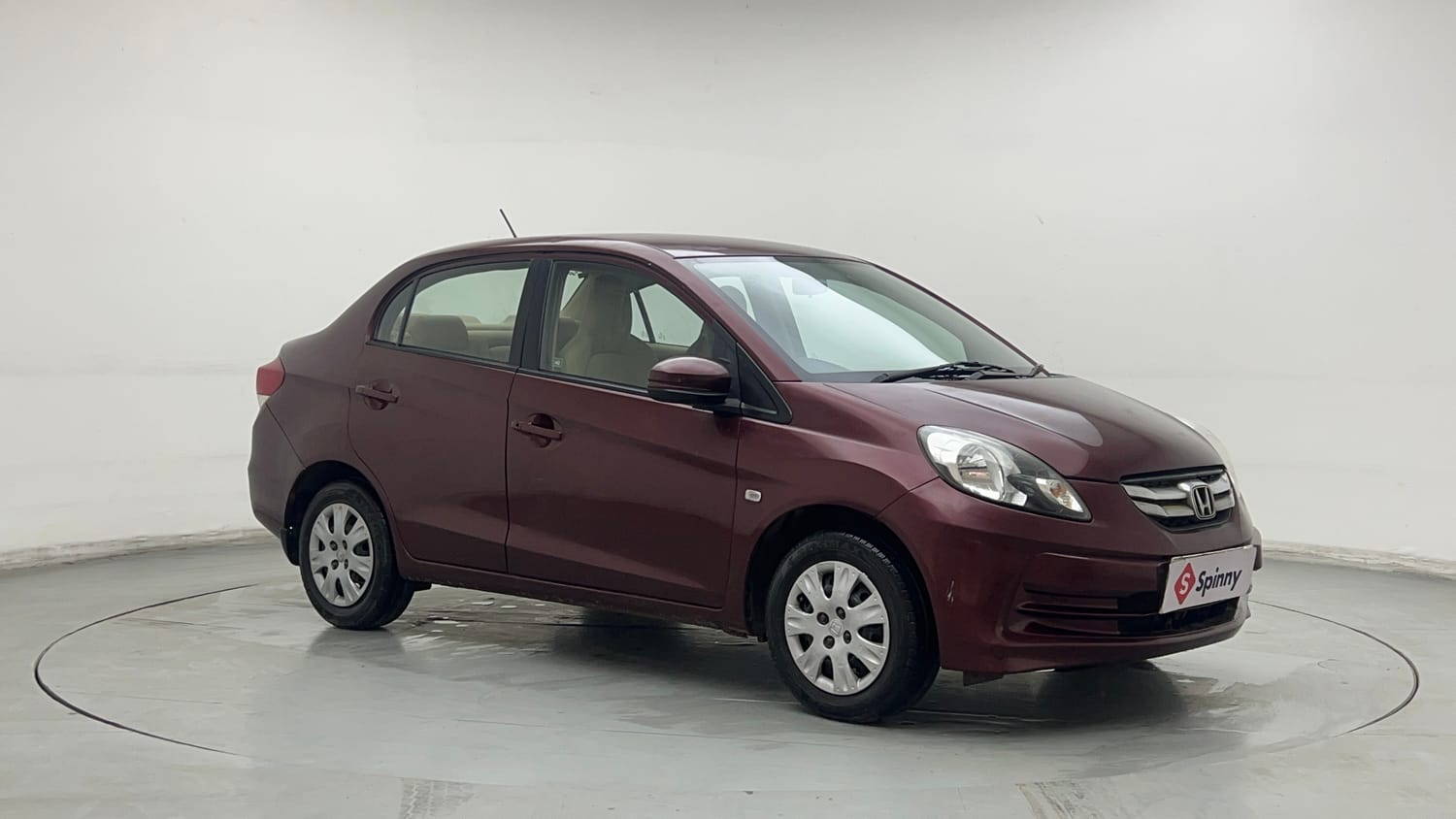 Used 2015 Honda Amaze 1.2 S i-VTEC Petrol Manual exterior RIGHT FRONT CORNER VIEW