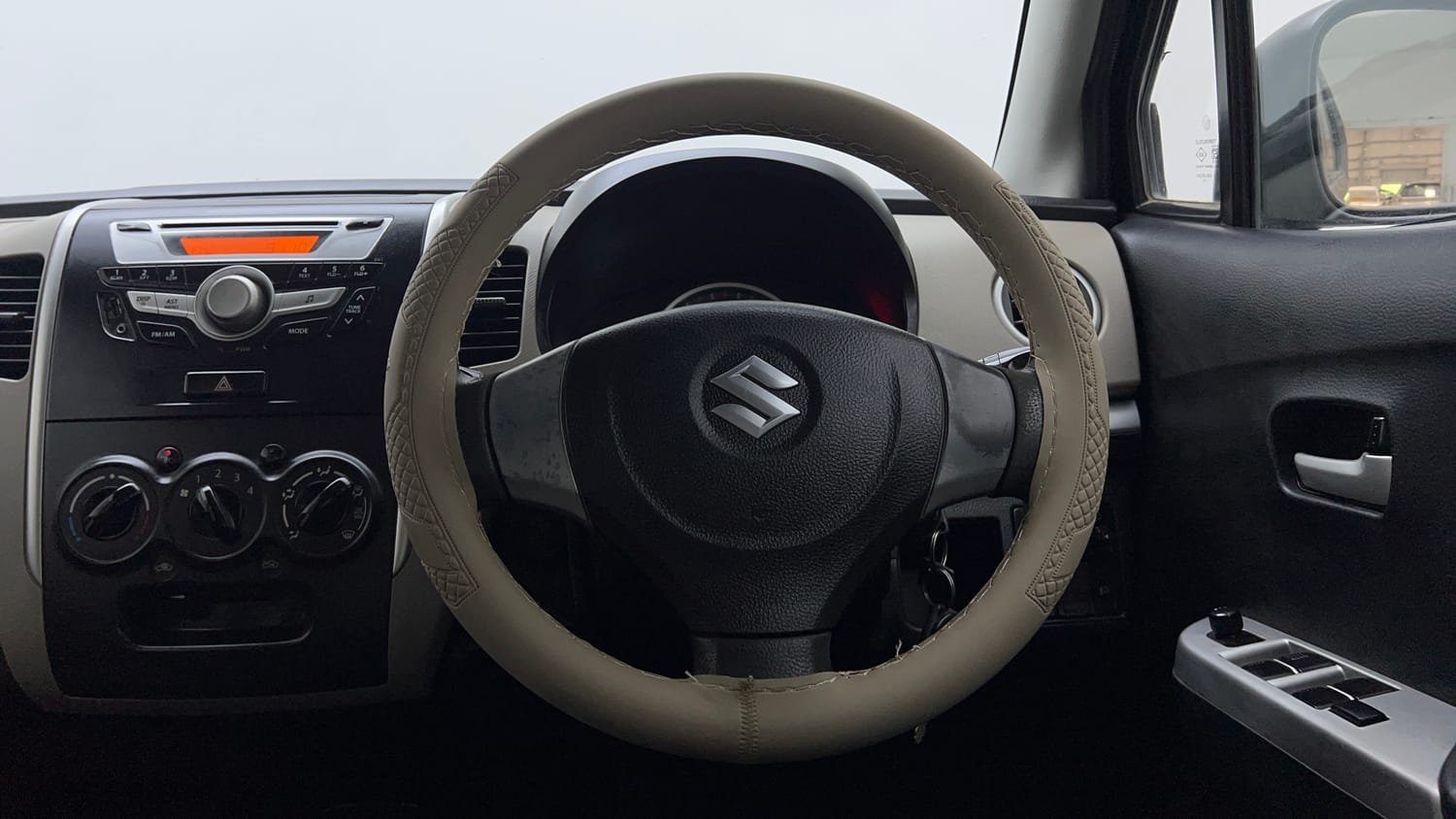 Used 2013 Maruti Suzuki Wagon R VXI Petrol Manual interior STEERING VIEW