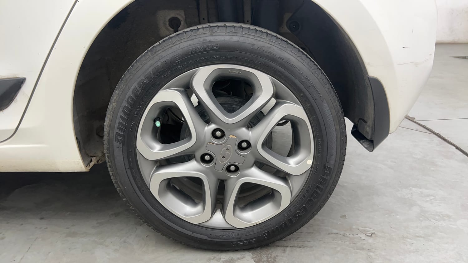 Used 2018 Hyundai Elite i20 Asta 1.2 (O) Petrol Manual tyres LEFT REAR TYRE RIM VIEW