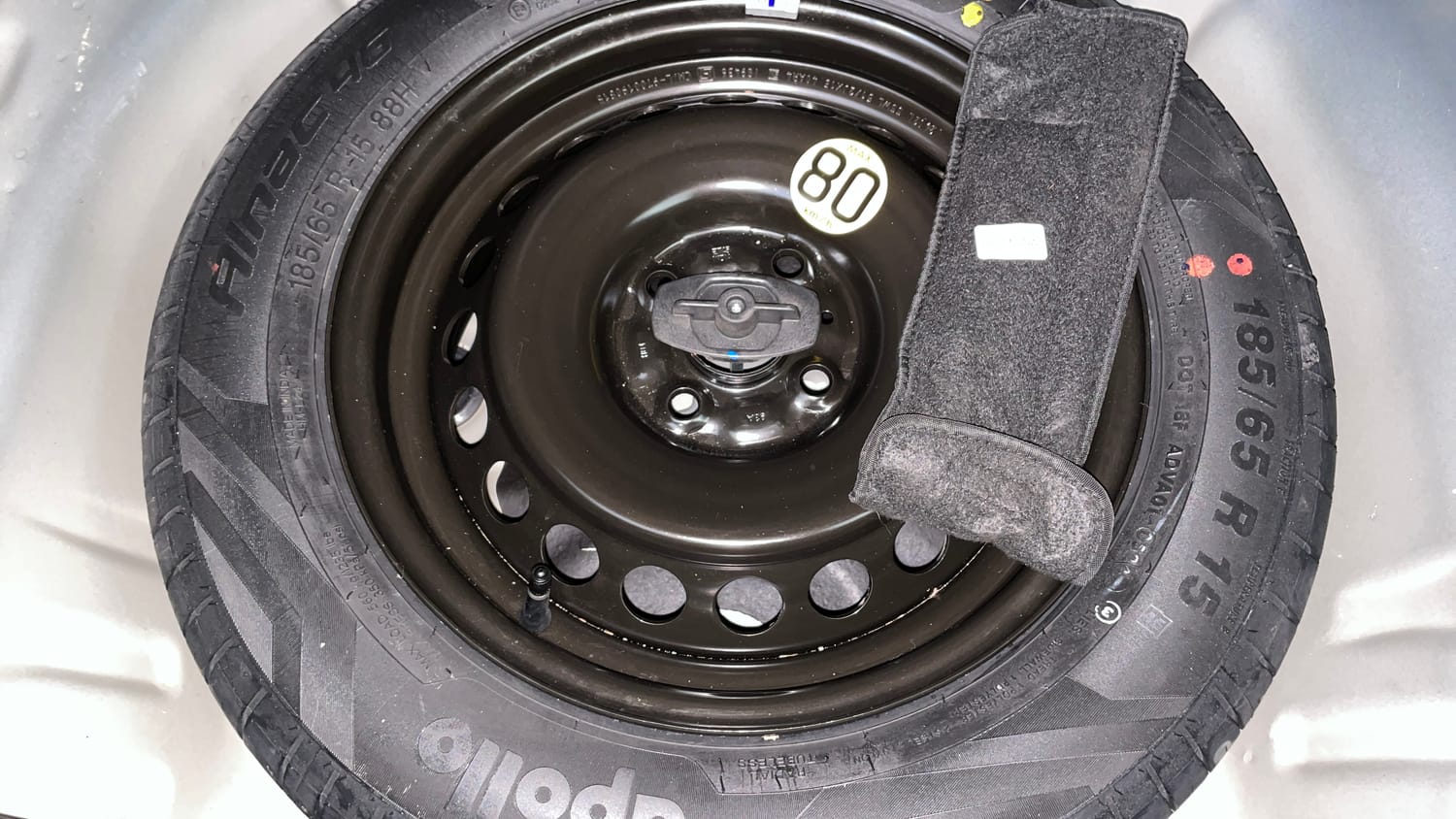 Used 2024 Toyota Glanza V AMT Petrol Automatic tyres SPARE TYRE VIEW