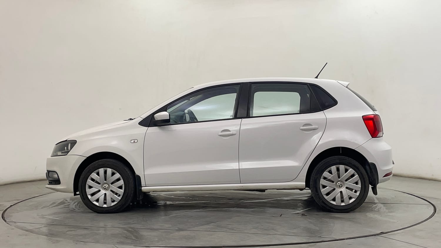 Used 2015 Volkswagen Polo Comfortline 1.2L (P) Petrol Manual exterior LEFT SIDE VIEW