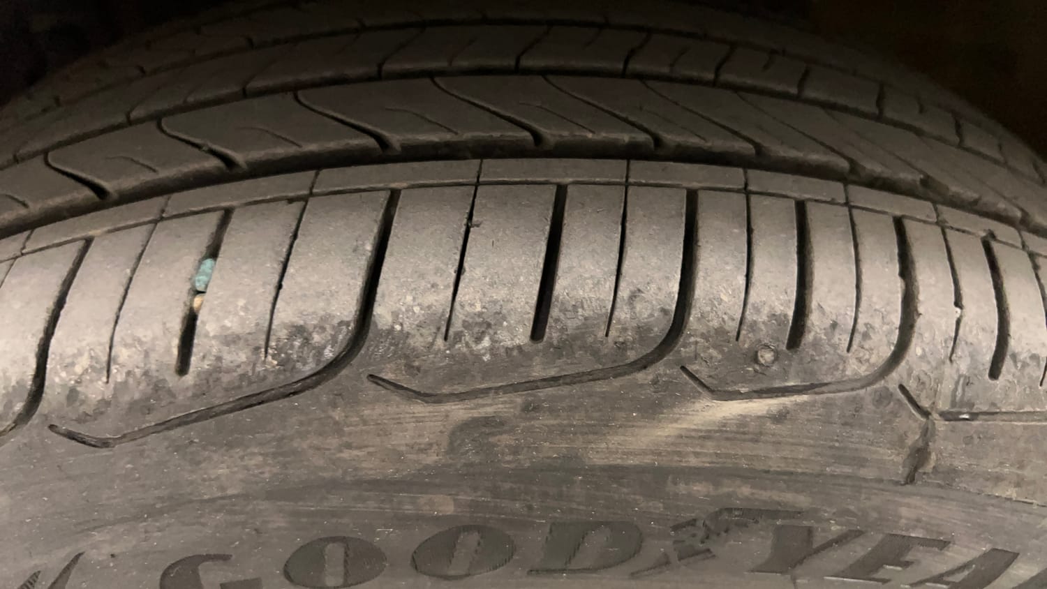 Used 2017 Maruti Suzuki Ciaz ZXI+ CNG (Outside Fitted) Cng Manual tyres LEFT FRONT TYRE TREAD VIEW