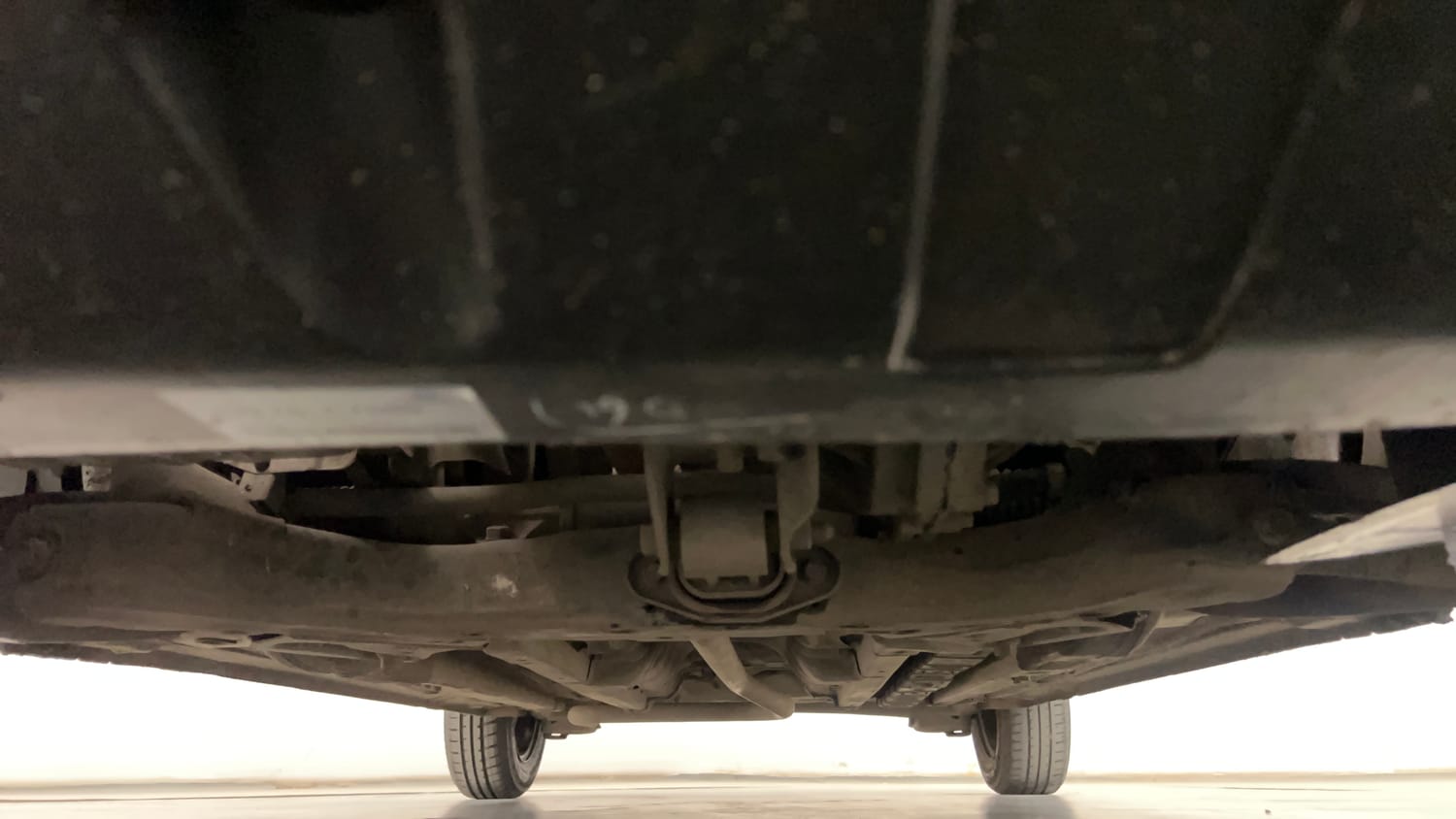 Used 2017 Hyundai Elite i20 Sportz 1.2 Petrol Manual extra FRONT LEFT UNDERBODY VIEW