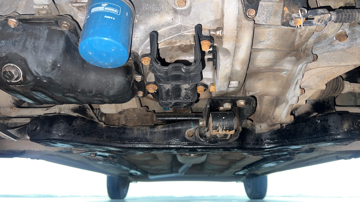 Used 2014 Hyundai Xcent S 1.2 Petrol Manual extra FRONT LEFT UNDERBODY VIEW
