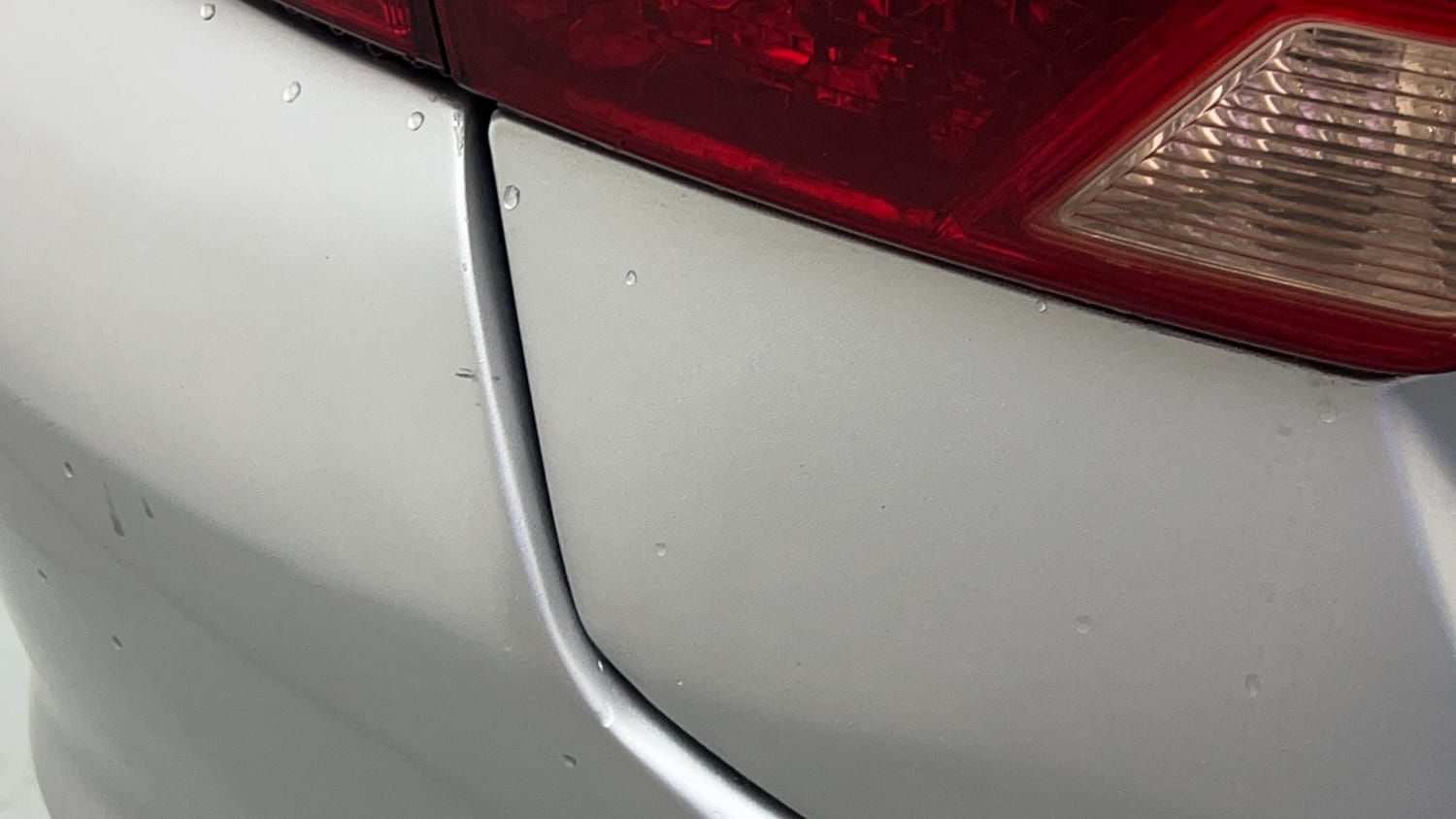 Used 2018 Honda City V Petrol Petrol Manual dents MINOR DENT