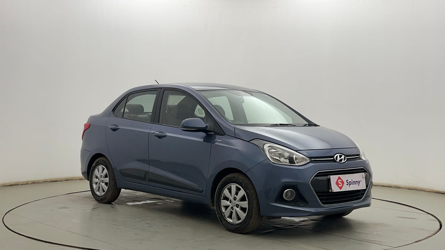 Used 2016 Hyundai Xcent SX 1.2 Petrol Manual exterior RIGHT FRONT CORNER VIEW
