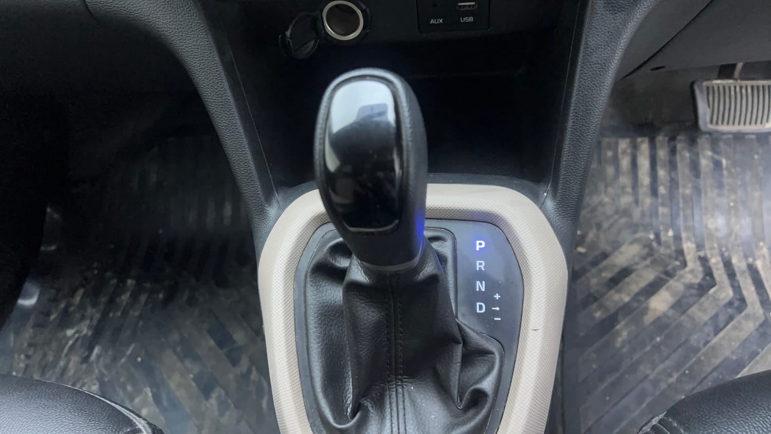Used 2018 Hyundai Grand i10 Sportz AT 1.2 Kappa VTVT Petrol Automatic interior GEAR  KNOB VIEW