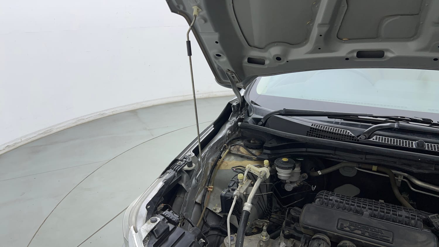 Used 2022 Honda Amaze VX CVT 1.2 Petrol Petrol Automatic engine ENGINE RIGHT SIDE HINGE & APRON VIEW