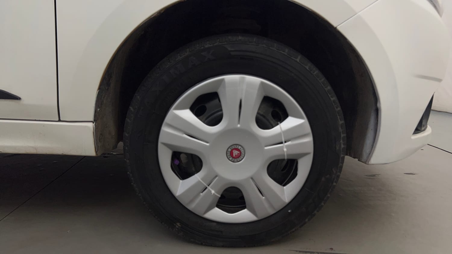 Used 2016 Tata Tiago Revotron XT Petrol Manual tyres RIGHT FRONT TYRE RIM VIEW