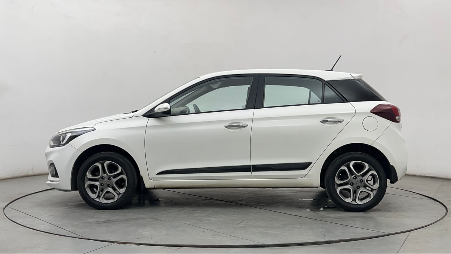 Used 2018 Hyundai Elite i20 Asta 1.2 (O) Petrol Manual exterior LEFT SIDE VIEW