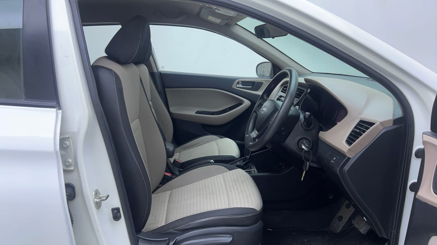 Used 2018 Hyundai Elite i20 Asta 1.2 AT Petrol Automatic interior RIGHT SIDE FRONT DOOR CABIN VIEW