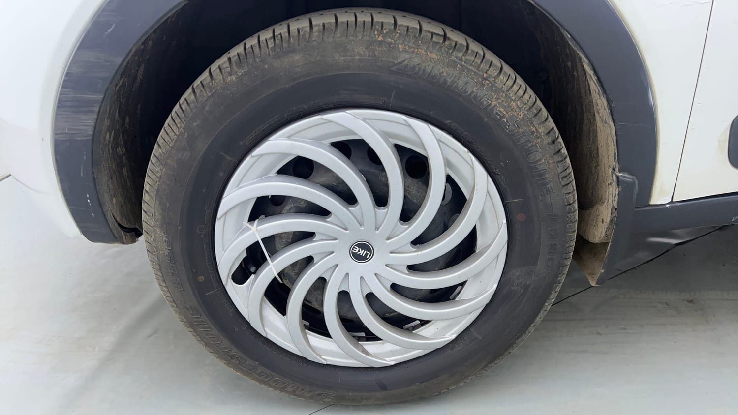 Used 2018 Tata Nexon XM Petrol Manual tyres LEFT FRONT TYRE RIM VIEW