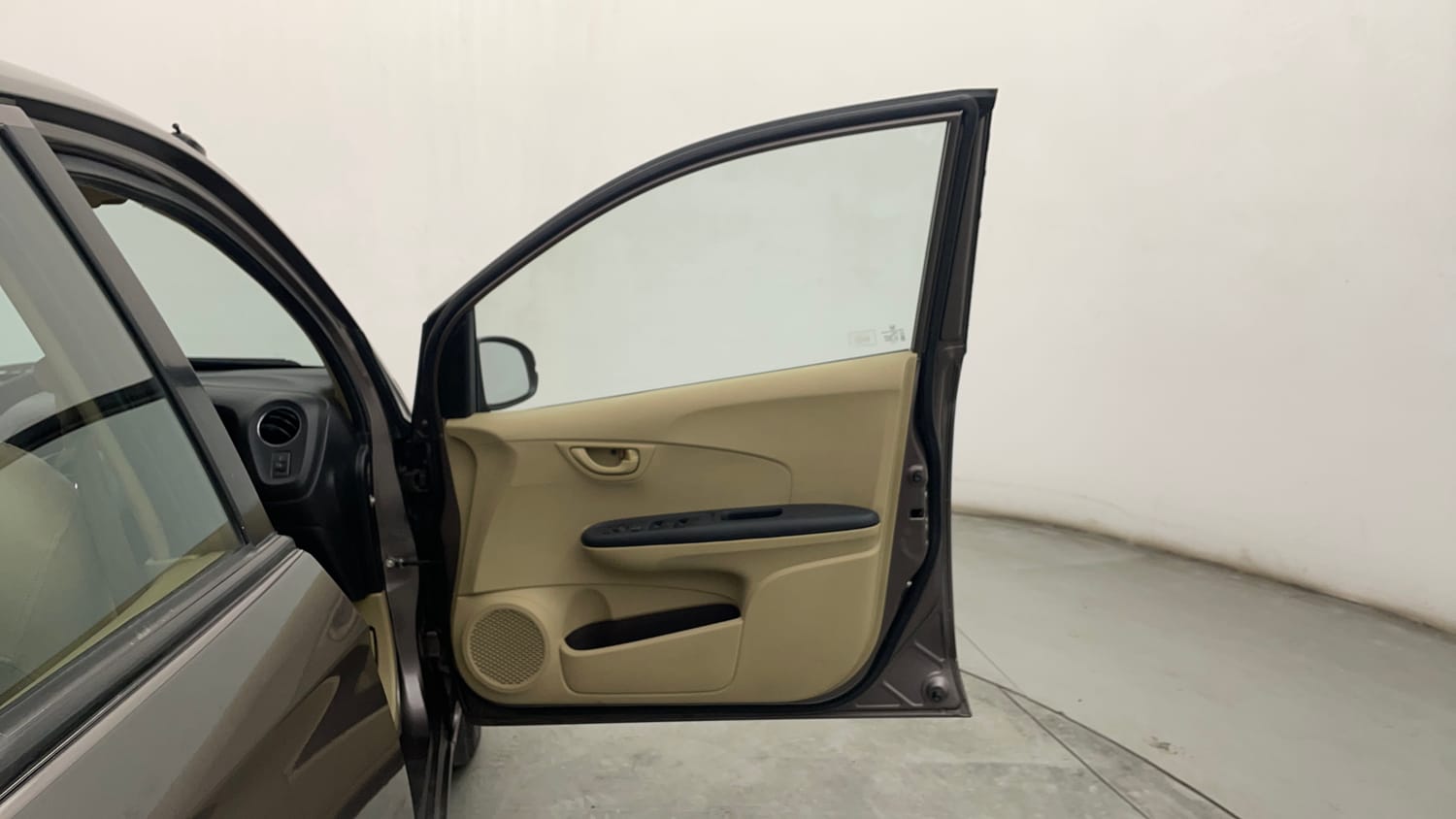 Used 2015 Honda Brio S MT Petrol Manual interior RIGHT FRONT DOOR OPEN VIEW