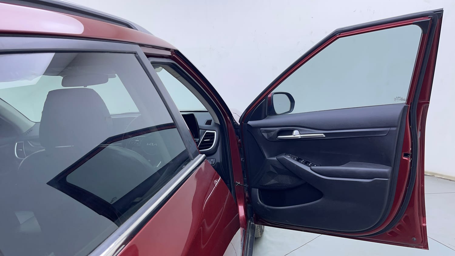 Used 2021 Kia Seltos HTK Plus 1.5 Diesel Diesel Manual interior RIGHT FRONT DOOR OPEN VIEW