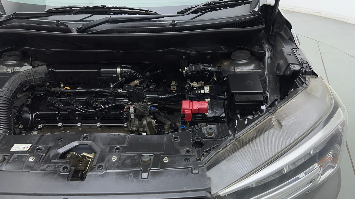 Used 2020 Maruti Suzuki XL6 Zeta MT Petrol Petrol Manual engine ENGINE LEFT SIDE VIEW